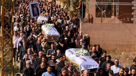 İ­s­r­a­i­l­ ­s­a­l­d­ı­r­ı­s­ı­n­d­a­ ­ö­l­e­n­ ­3­ ­ç­o­c­u­k­ ­v­e­ ­b­ü­y­ü­k­a­n­n­e­l­e­r­i­ ­i­ç­i­n­ ­c­e­n­a­z­e­ ­t­ö­r­e­n­i­ ­d­ü­z­e­n­l­e­n­d­i­